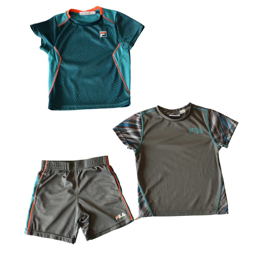 Conjunto 3 piezas: 2 playeras y short Gris con Verde Fila 4 años